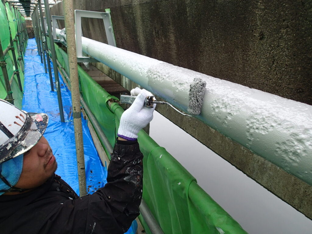 劣化した水管橋をキレイにしました。 施工写真2