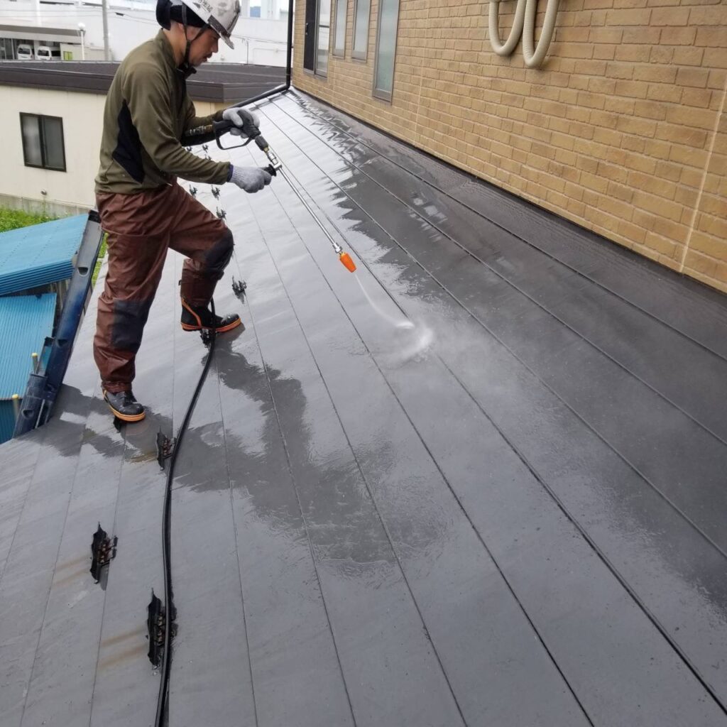 屋根塗装工事 施工写真2